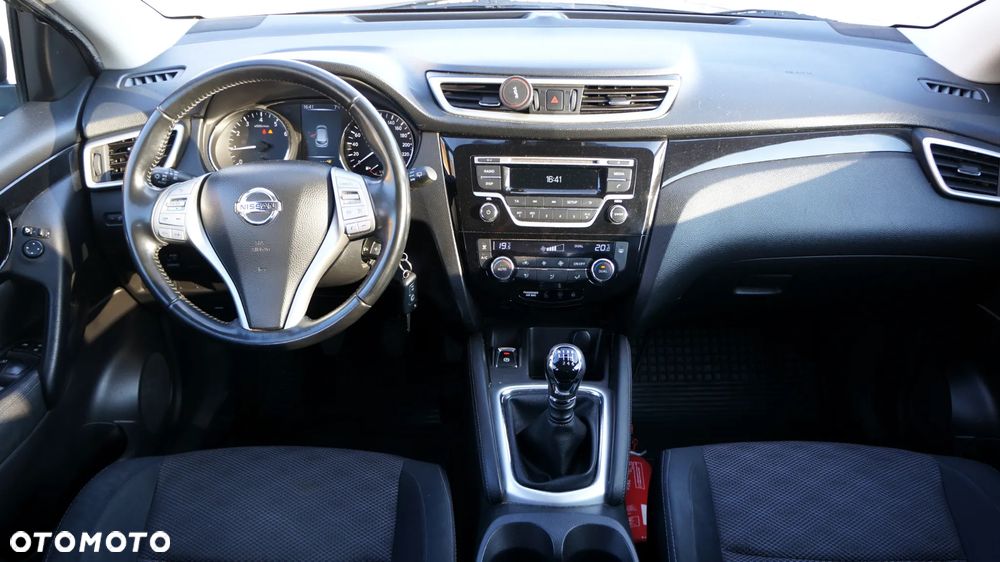 Nissan Qashqai 1.2 DIG-T N-Vision - 9
