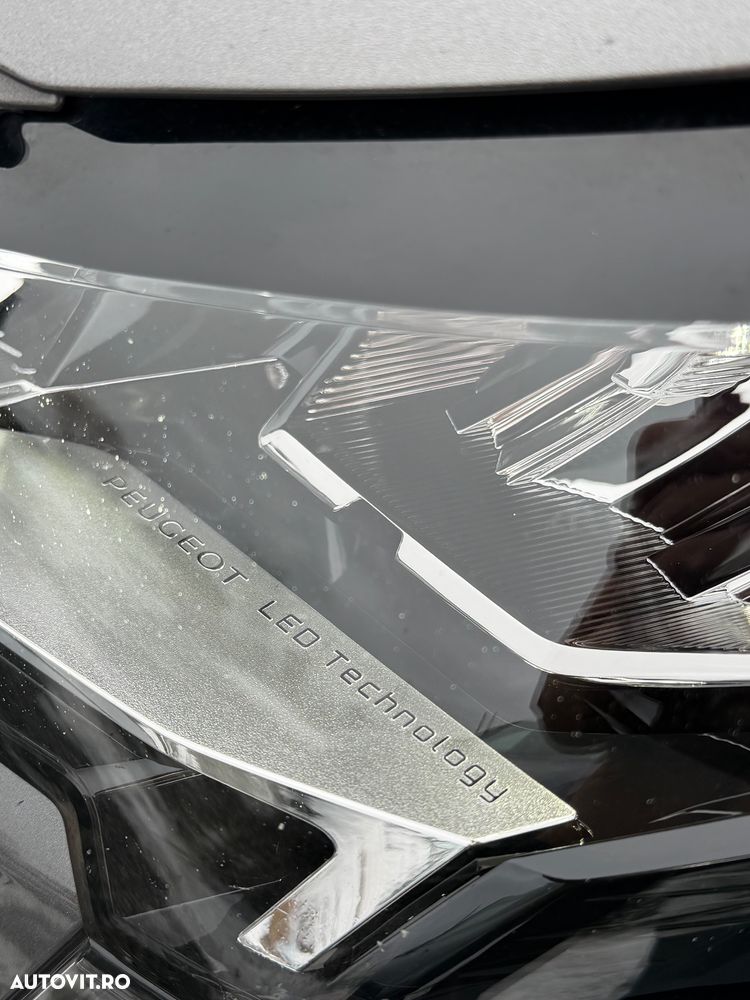 Peugeot 3008 225 e-EAT8 Allure Pack - 33