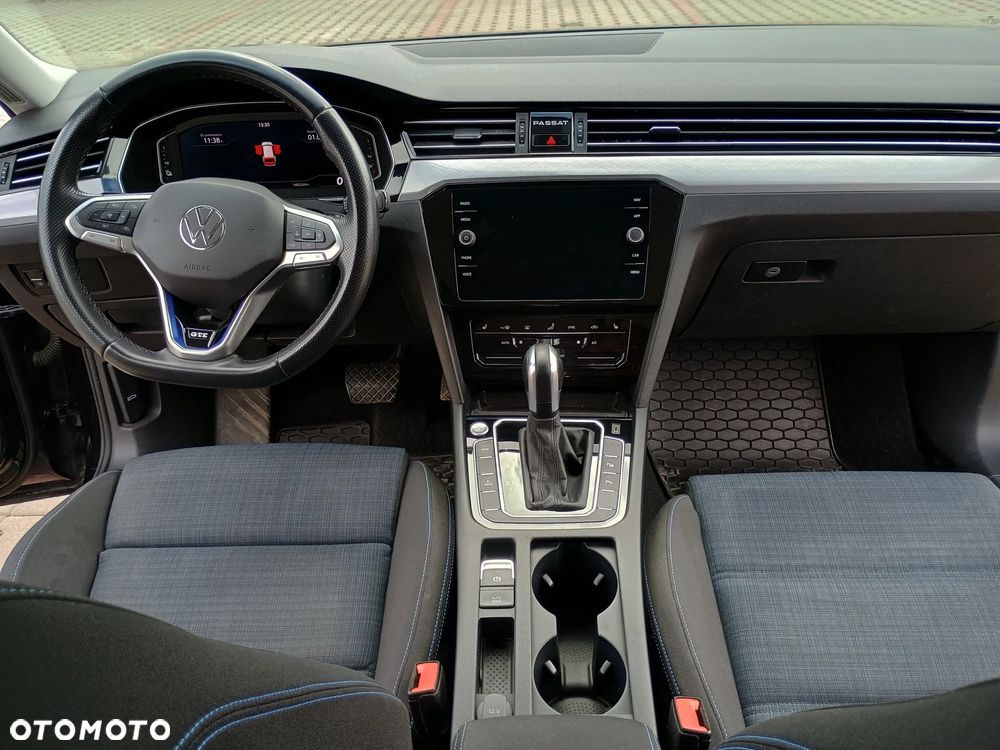 Volkswagen Passat - 17