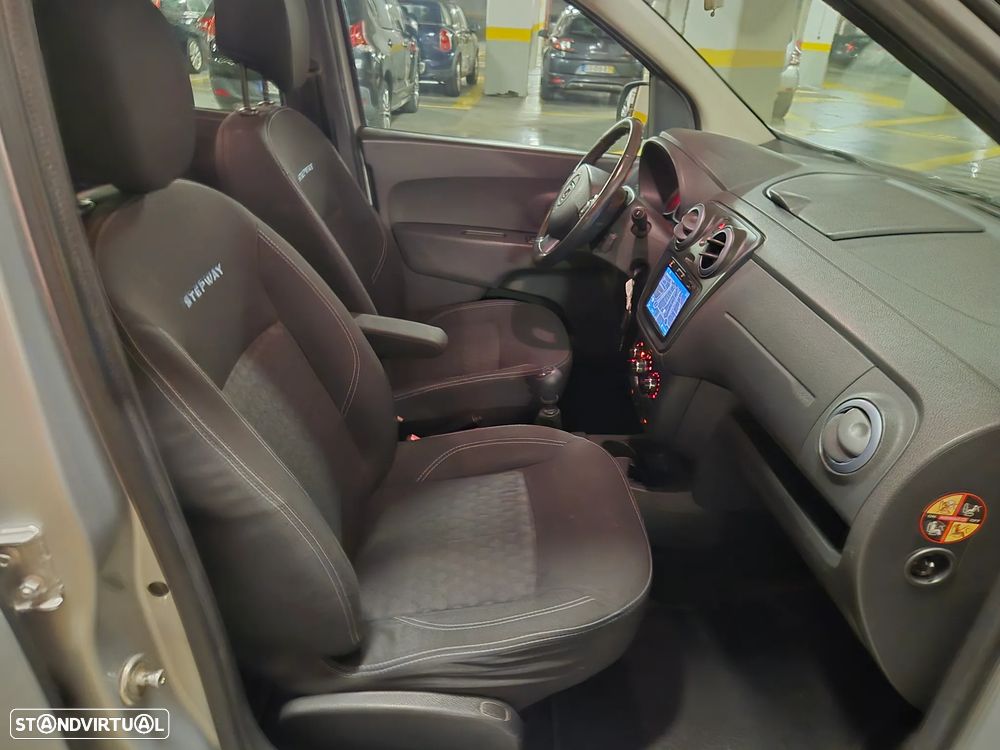Dacia Lodgy 1.5 dCi Stepway 7L - 39