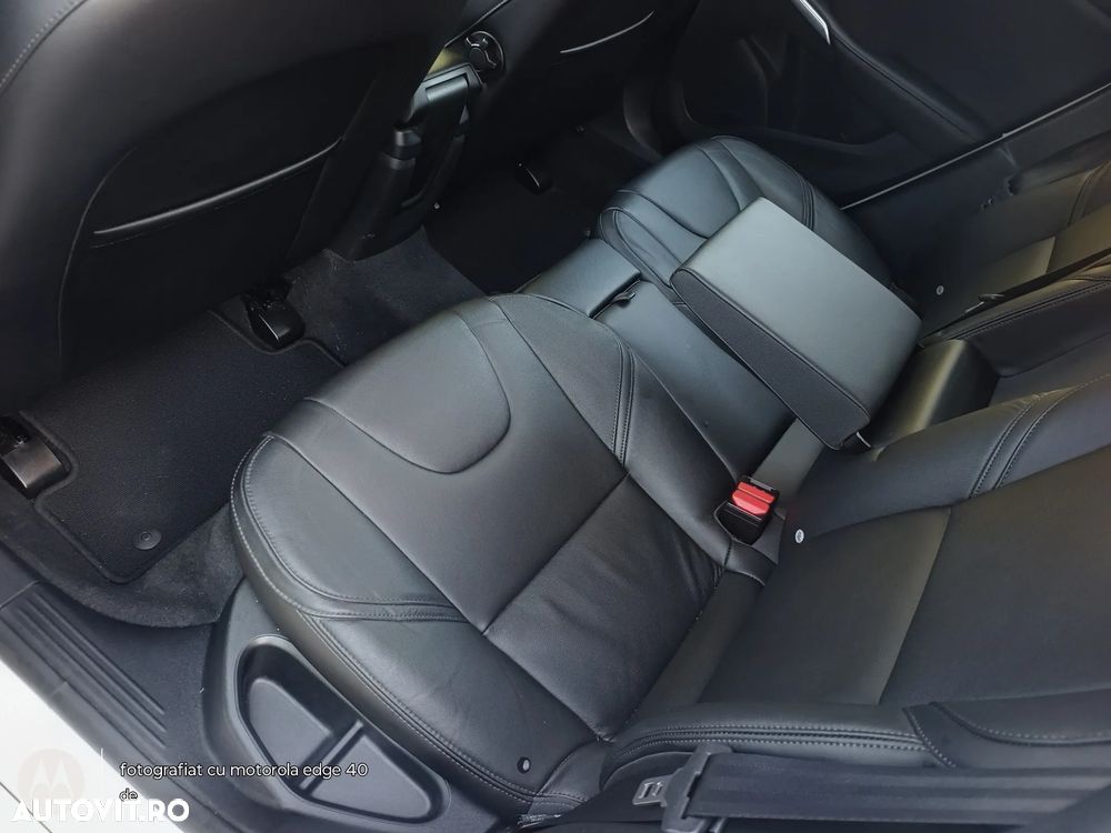 Volvo V40 T3 Momentum - 7