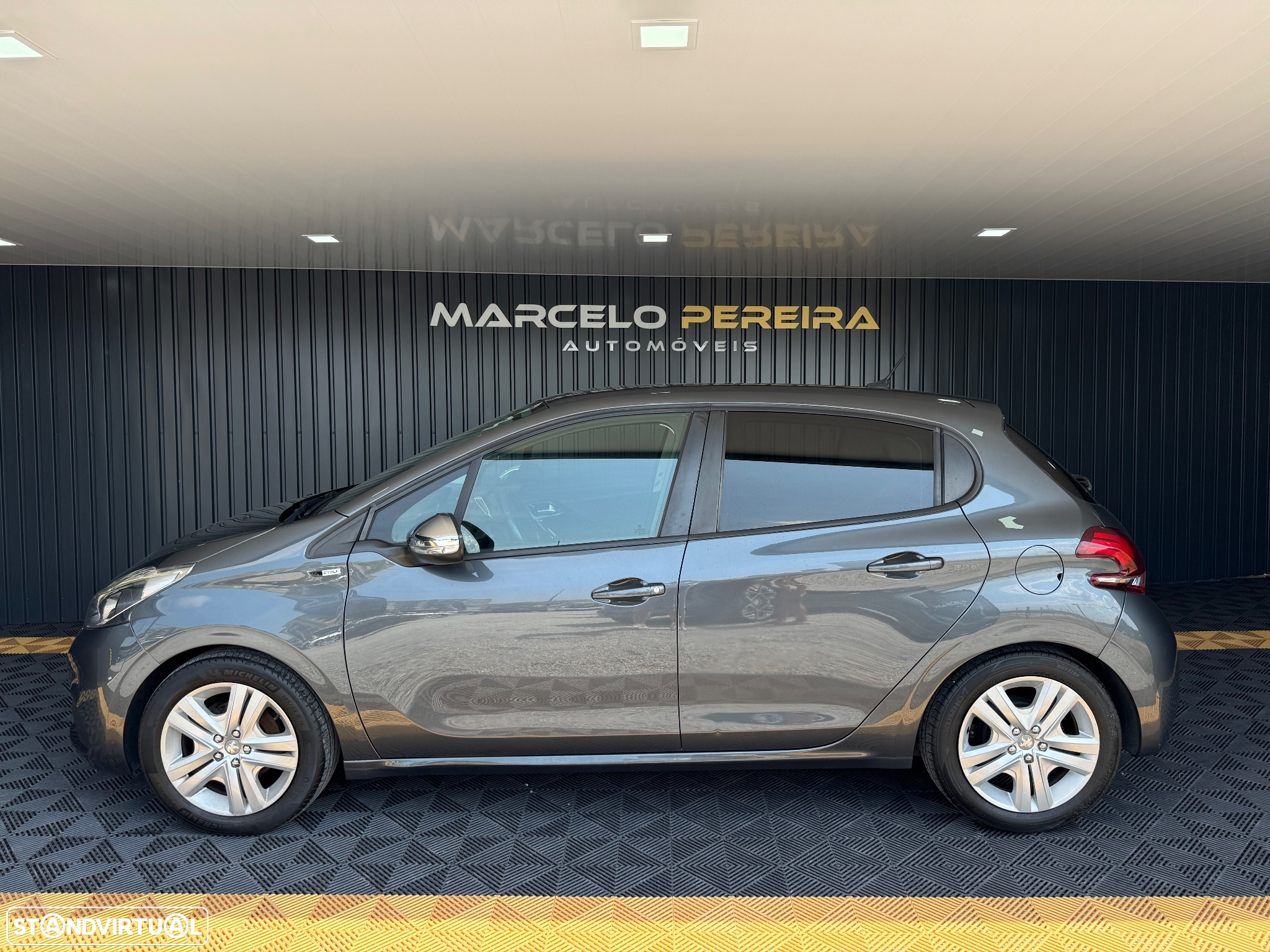 Peugeot 208 1.2 VTi SE Style - 5