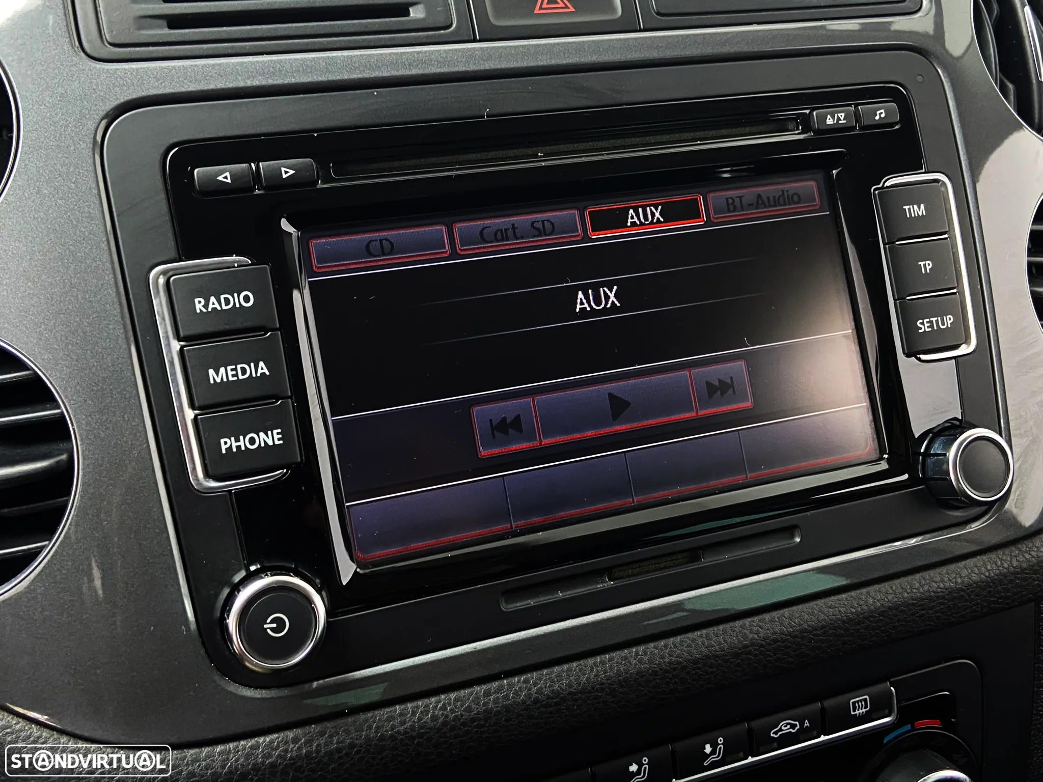 VW Tiguan 2.0 TDi Sport BlueMotion - 17
