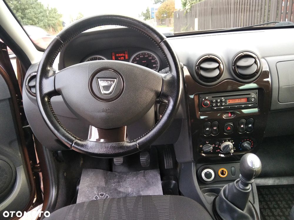 Dacia Duster 1.6 Laureate 4x4 - 13