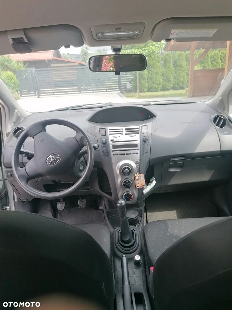 Toyota Yaris - 31