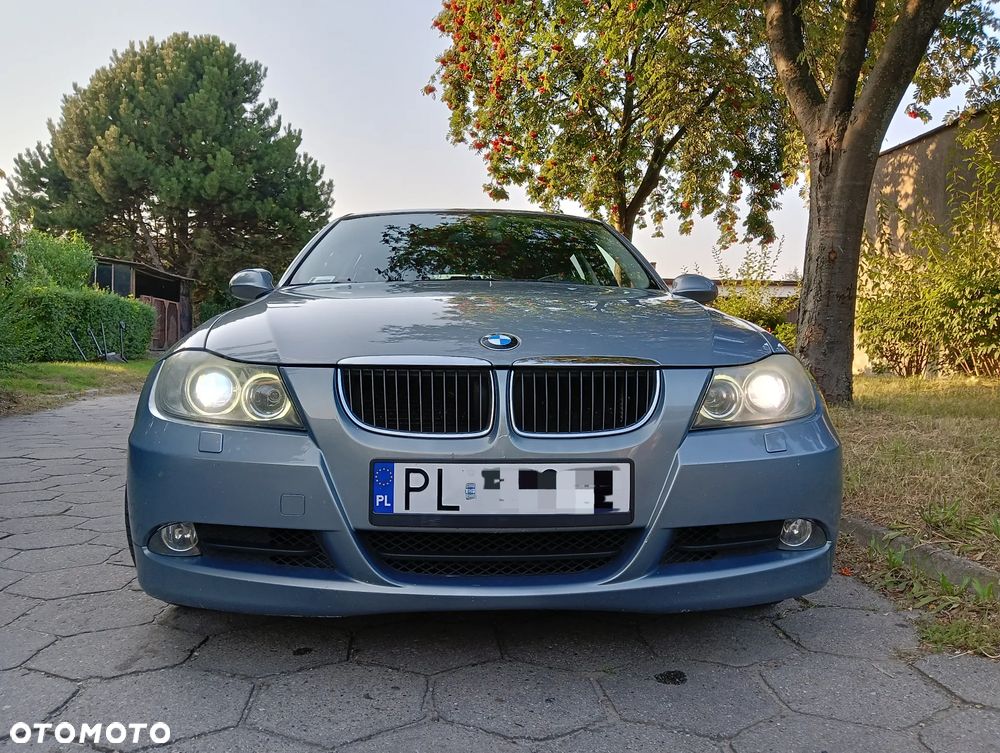 BMW Seria 3 320i - 1