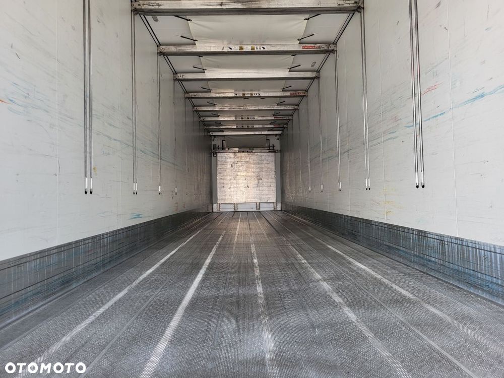 Schmitz Cargobull ThermoKing SLXi300; Dopplestock; Uchwyty promowe, Paleciara - 13
