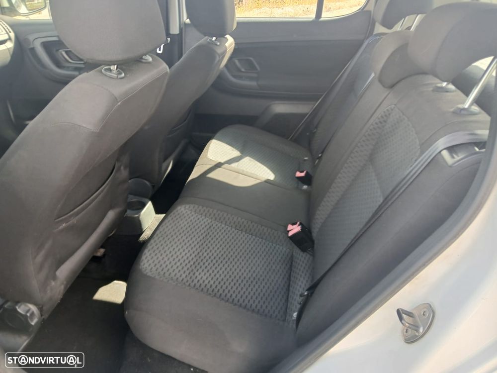 Skoda Fabia 1.6 Elegance - 10