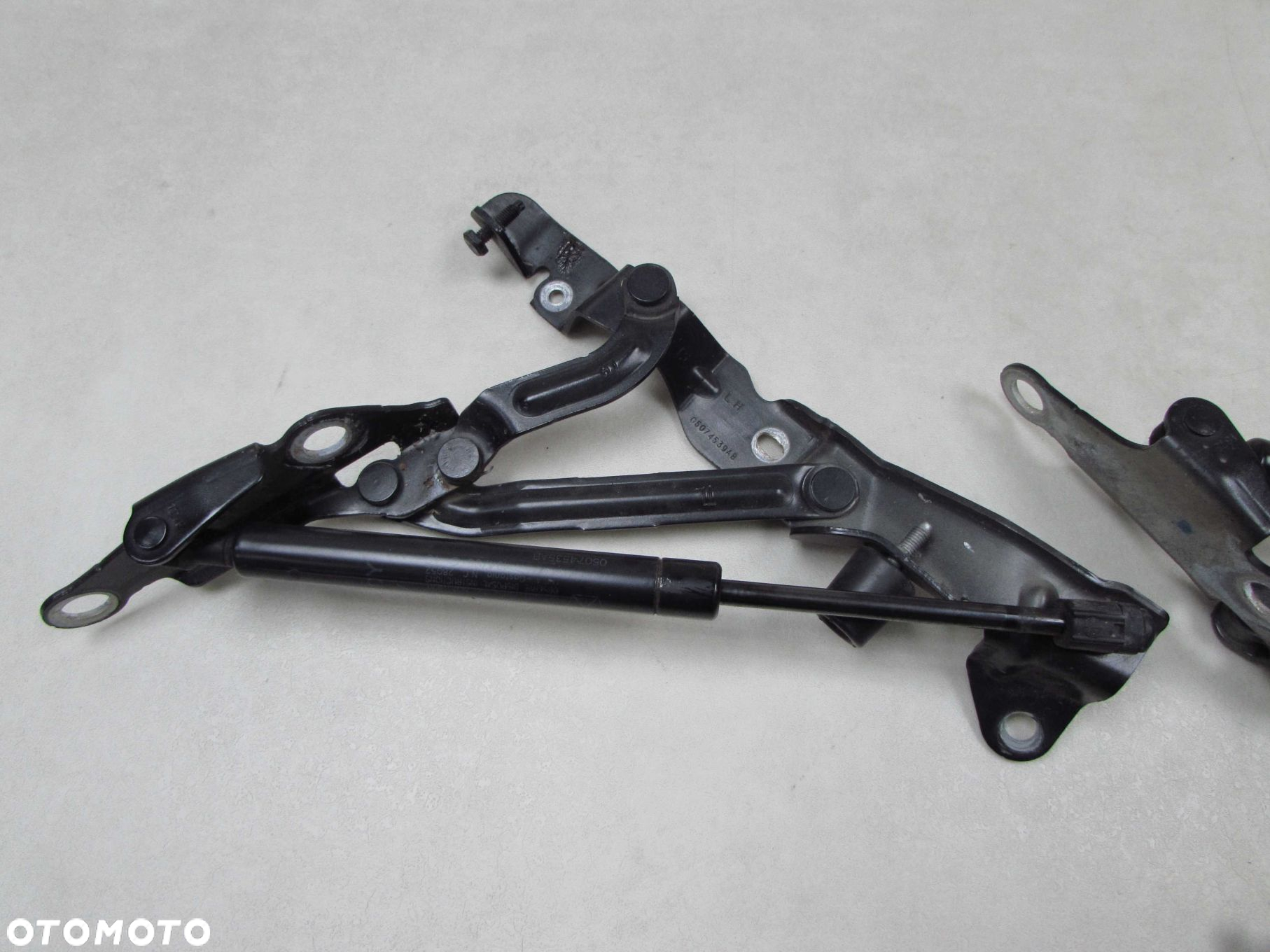 CHRYSLER SEBRING II ZAWIAS KLAPY TYL KPL 07-12 - 6