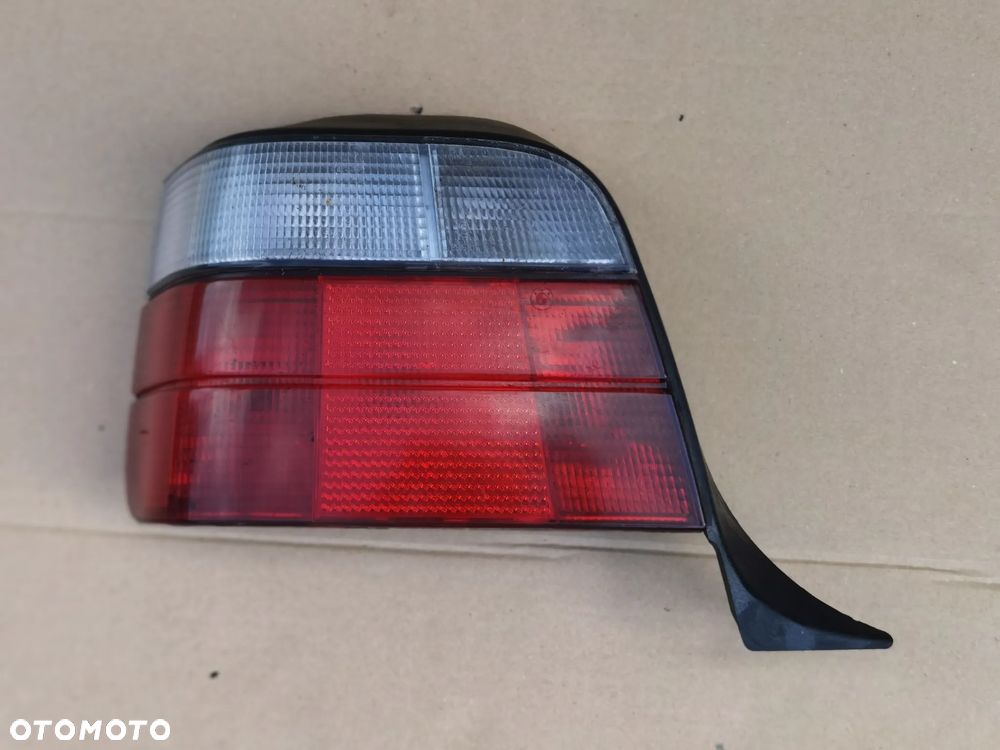 LAMPA TYLNA KOMBI BMW E36 BDB 8361077 WYSYŁKA