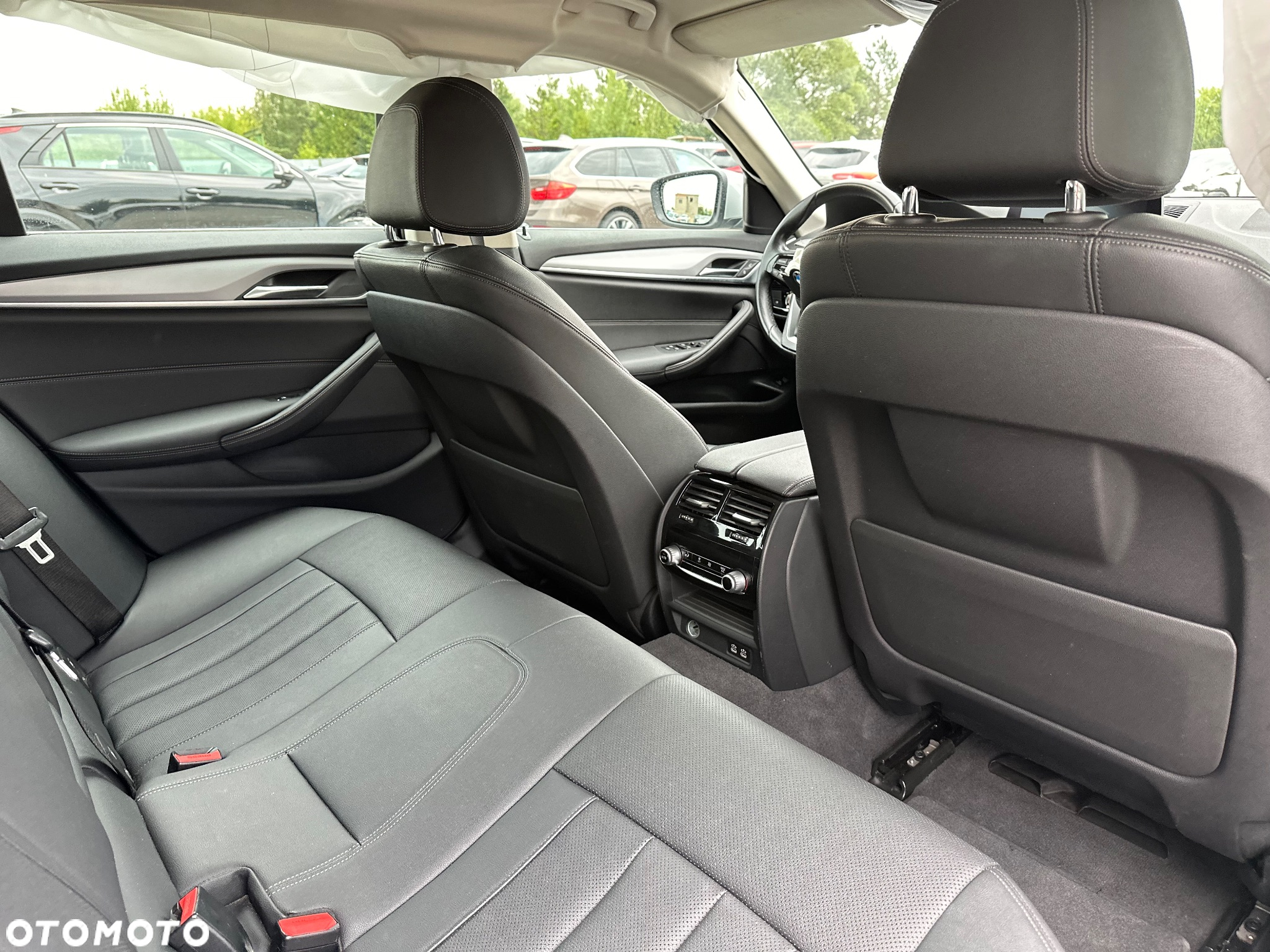 BMW Seria 5 530d xDrive Touring Luxury Line - 12