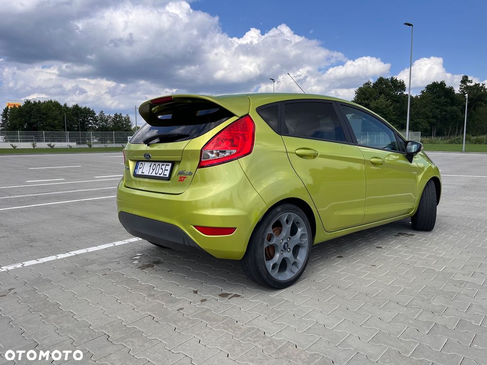Ford Fiesta 1.6 TDCi DPF Ghia - 2