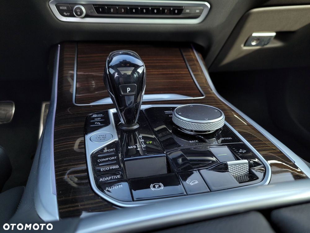 BMW X7 xDrive40d mHEV - 25
