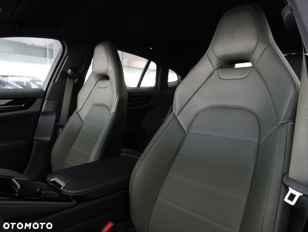 Porsche Panamera 4 E-Hybrid PHEV - 31