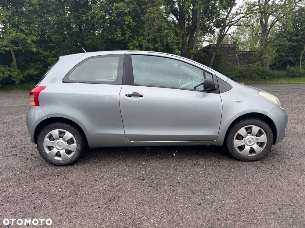 Toyota Yaris - 4