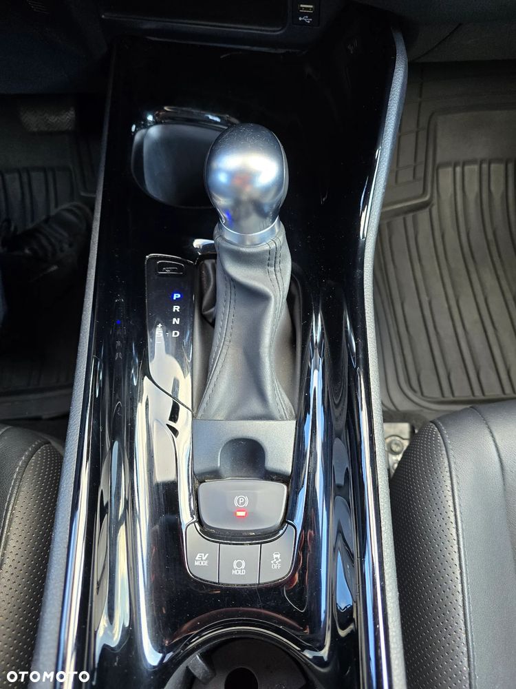 Toyota C-HR 2.0 Hybrid Executive - 24