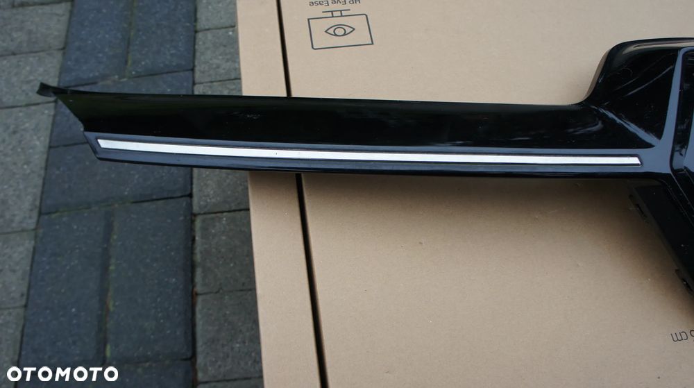 ATRAPA GRILL EMBLEMAT ZNACZEK RENAULT CLIO V LIFT - 2