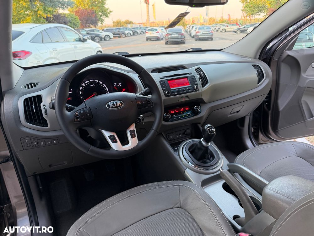 Kia Sportage 2.0 DSL MT 4x4 PREMIUM - 25
