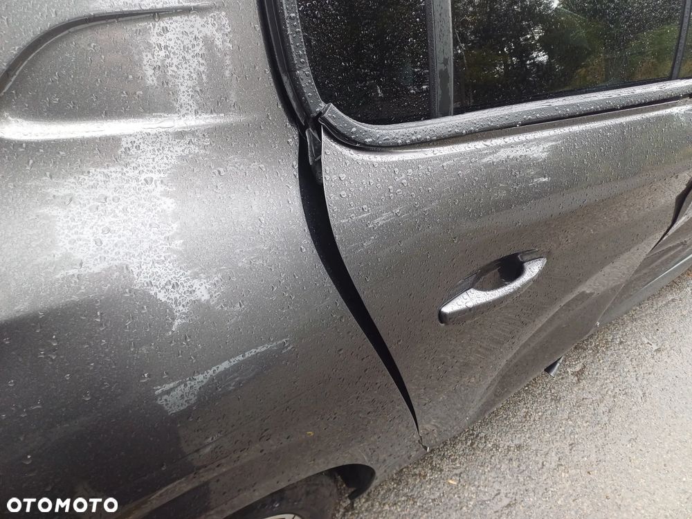 Peugeot 208 PureTech 100 EAT8 Allure - 12