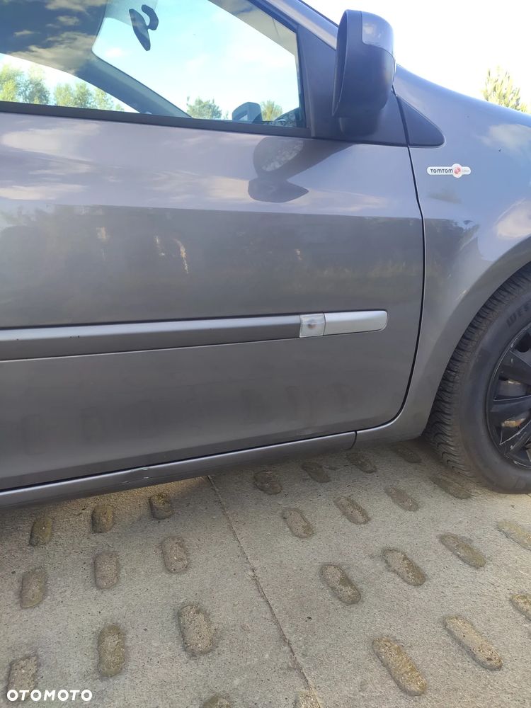 Renault Clio 1.5 dCi 90 FAP Grandtour TomTom Edition - 8