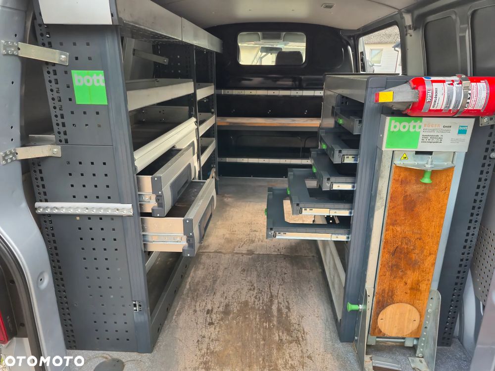 Volkswagen Transporter - 14