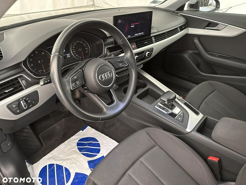 Audi A4 Limousine - 14