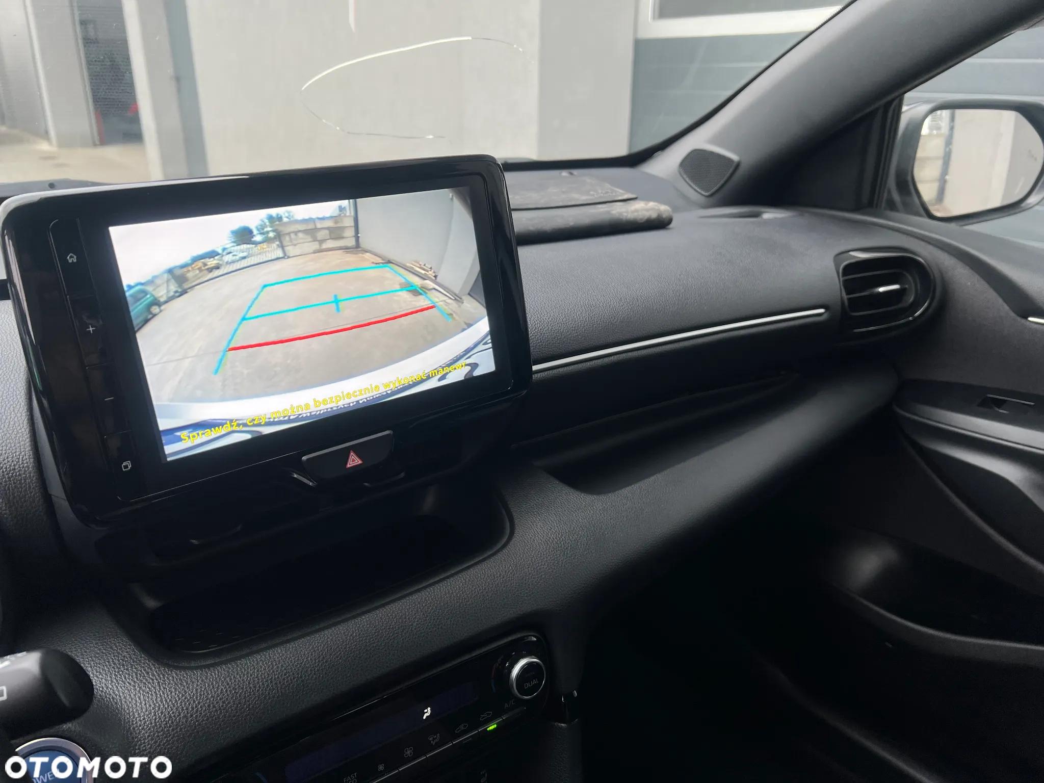 Toyota Yaris Hybrid 1.5 Style - 13
