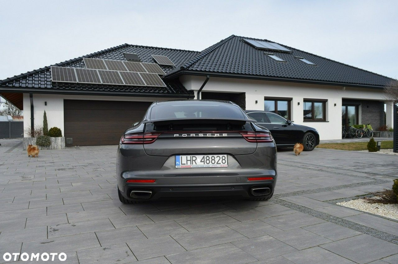 Porsche Panamera - 12