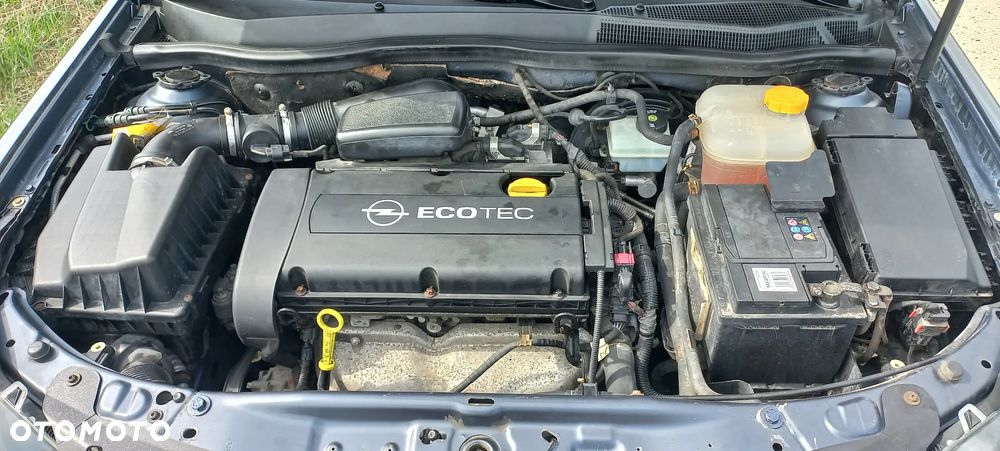 Opel Astra GTC 1.6 - 11