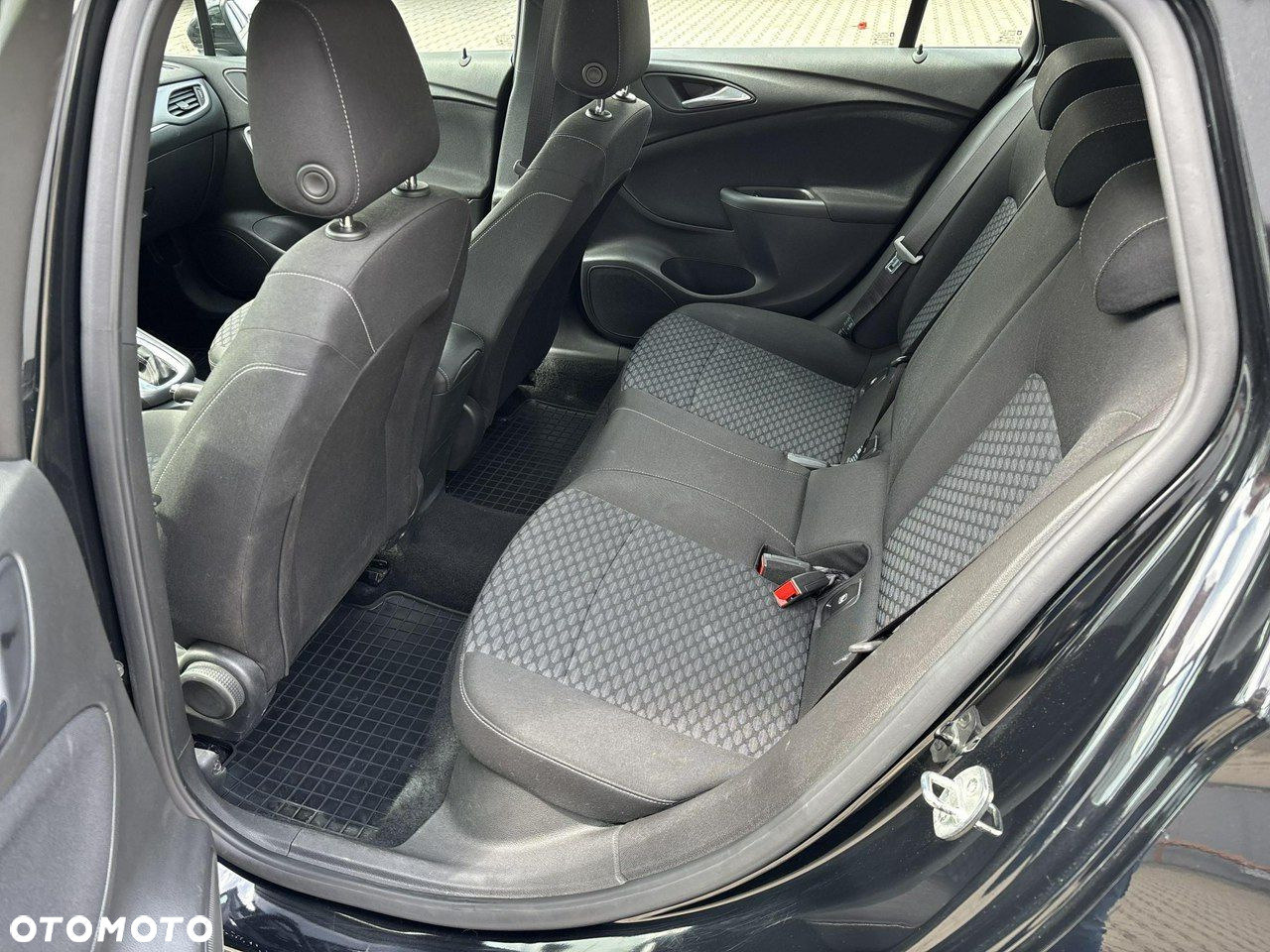Opel Astra V 1.4 T Edition S&S - 12