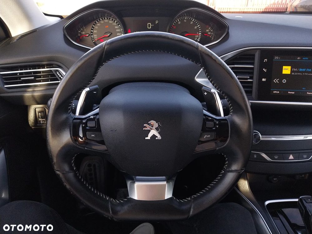 Peugeot 308 1.2 PureTech GPF Active Pack Business S&S EAT8 - 17