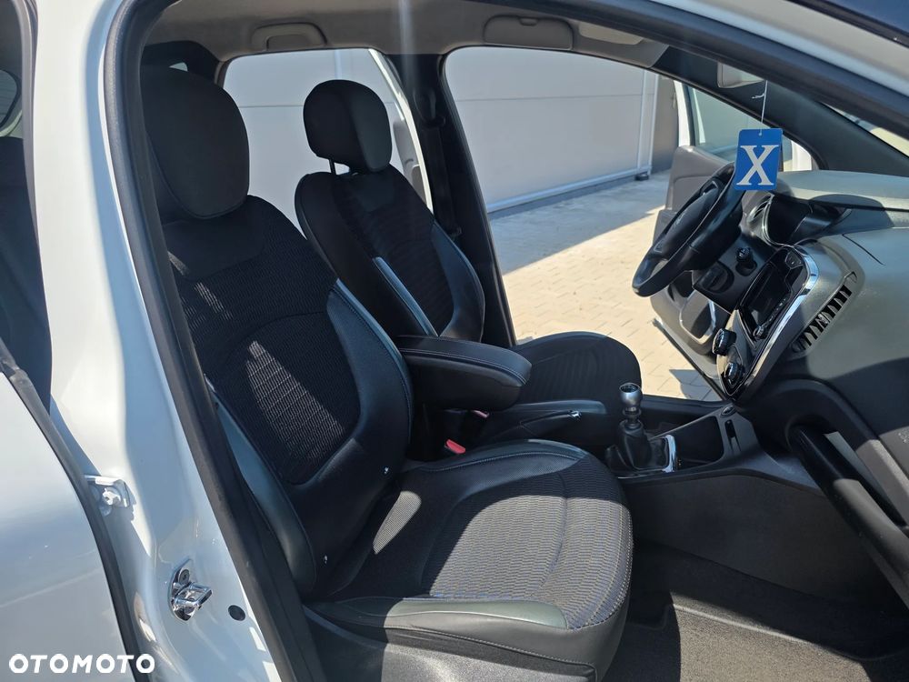 Renault Captur ENERGY TCe 120 Intens - 24