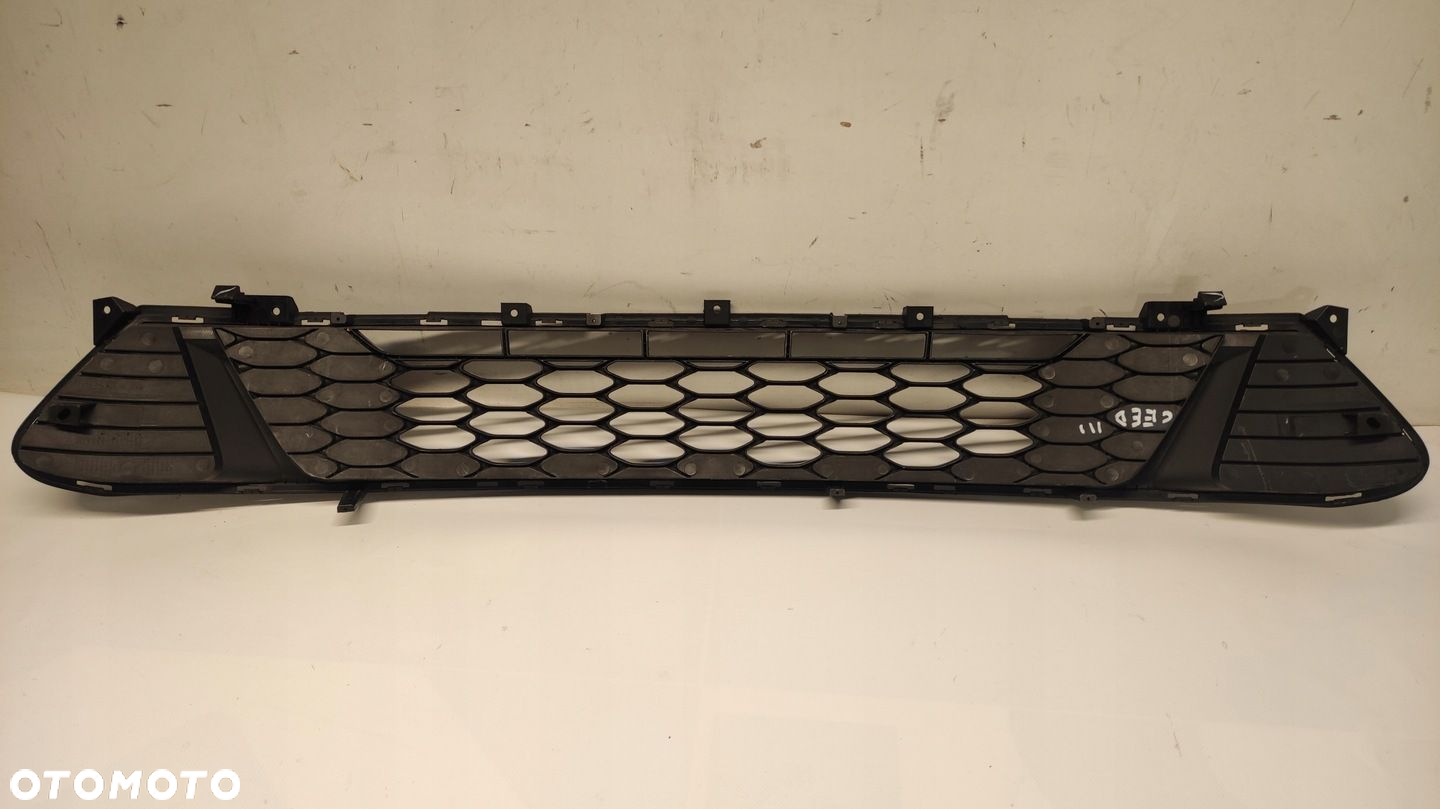 KRATKA ZDERZAKA PRZEDNIA ŚRODKOWA KIA CEED III 86560-J7000 - 5