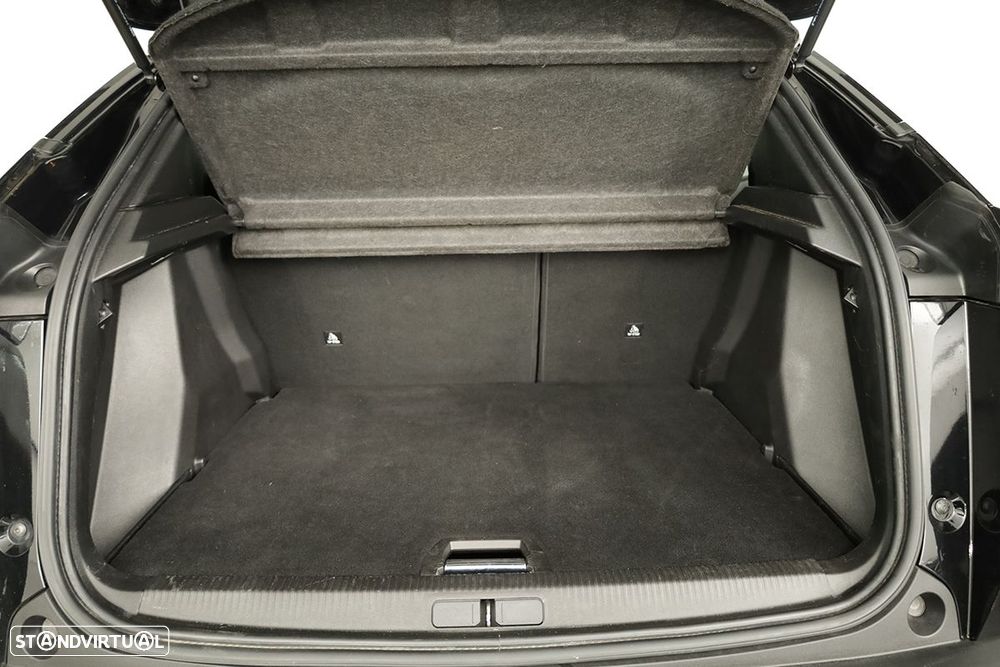 Peugeot 2008 1.2 PureTech GT EAT8 - 23