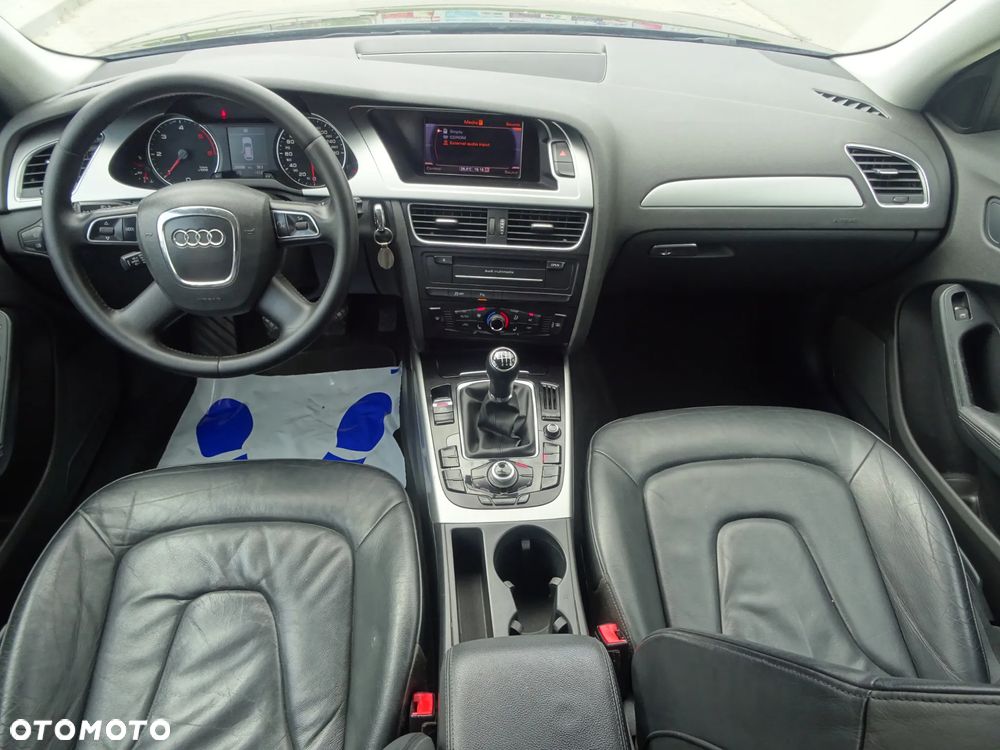 Audi A4 Avant - 30