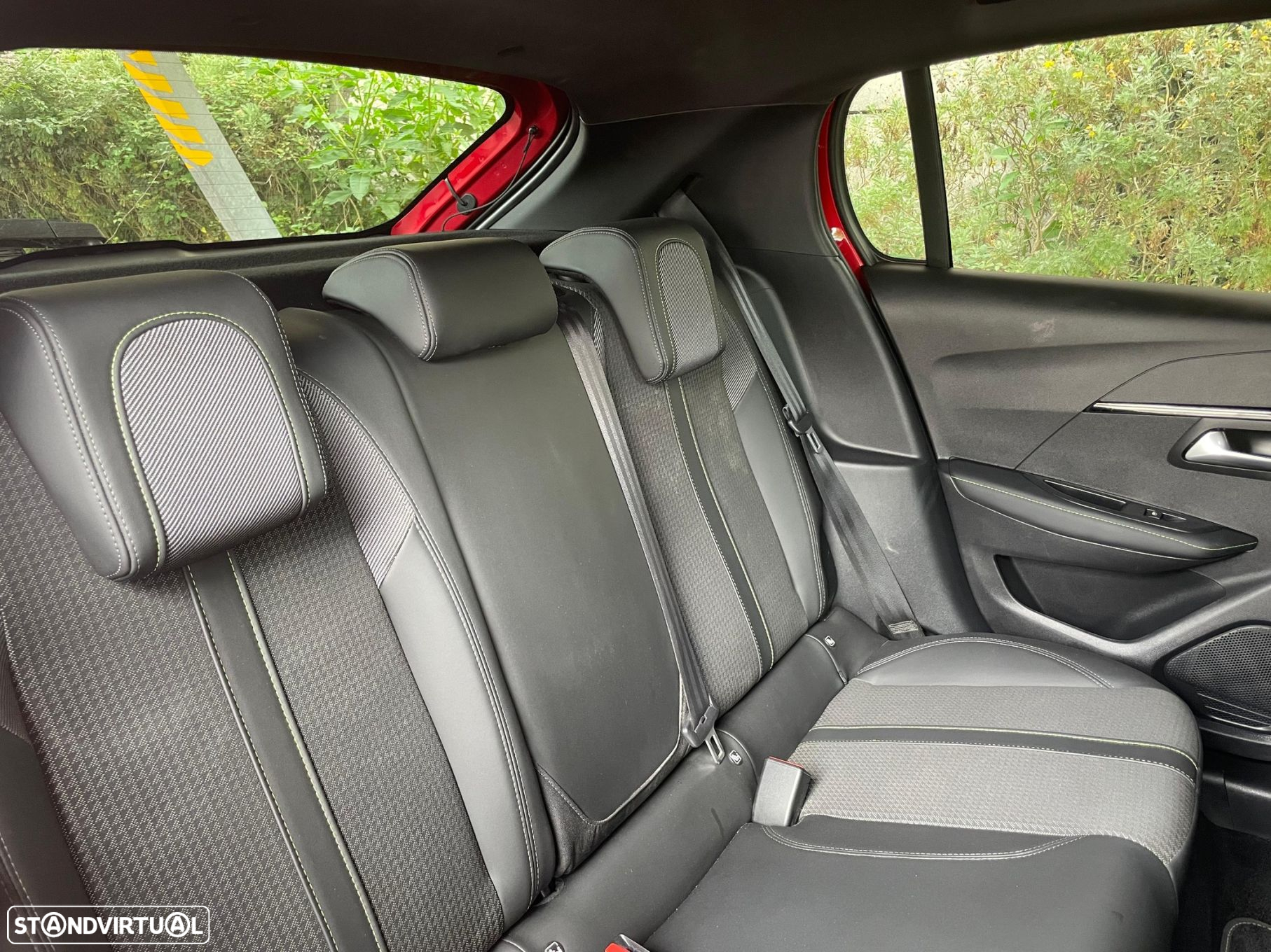 Peugeot 208 1.2 PureTech GT - 10