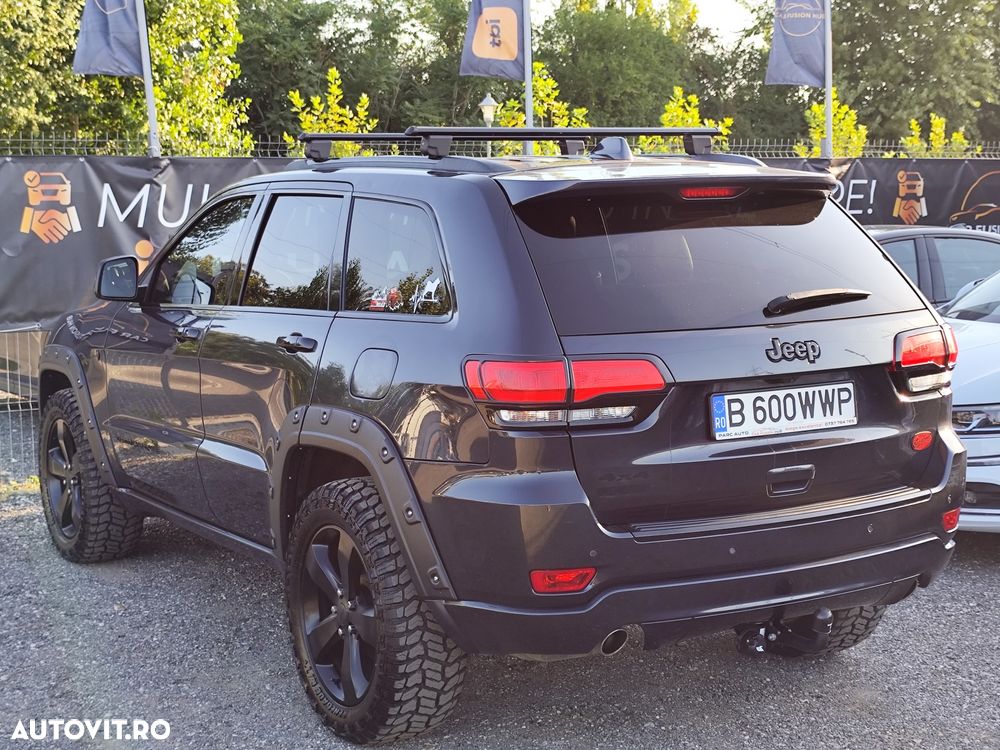 Jeep Grand Cherokee - 21
