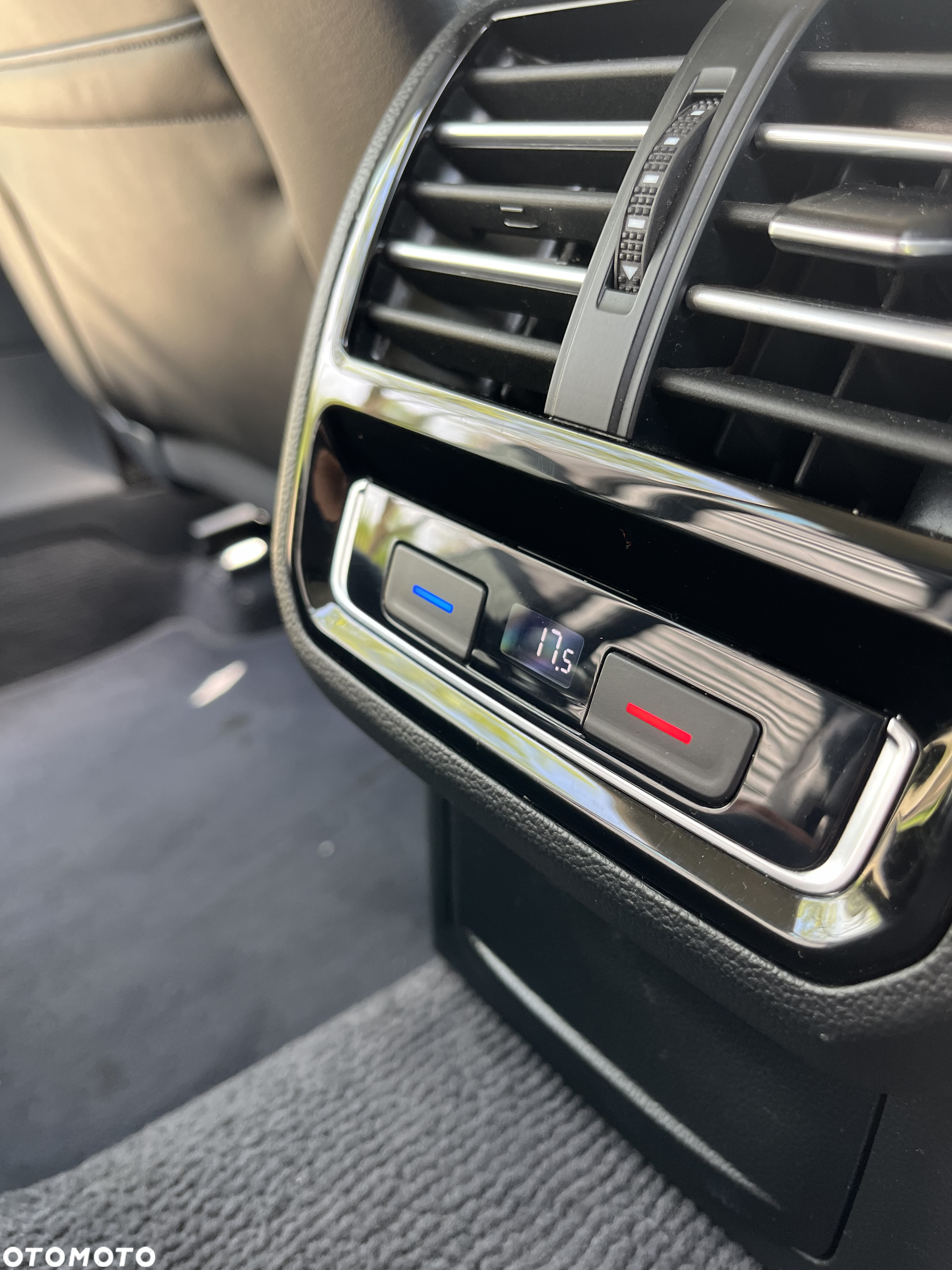 Volkswagen Passat Variant 1.6 TDI SCR DSG Comfortline - 12