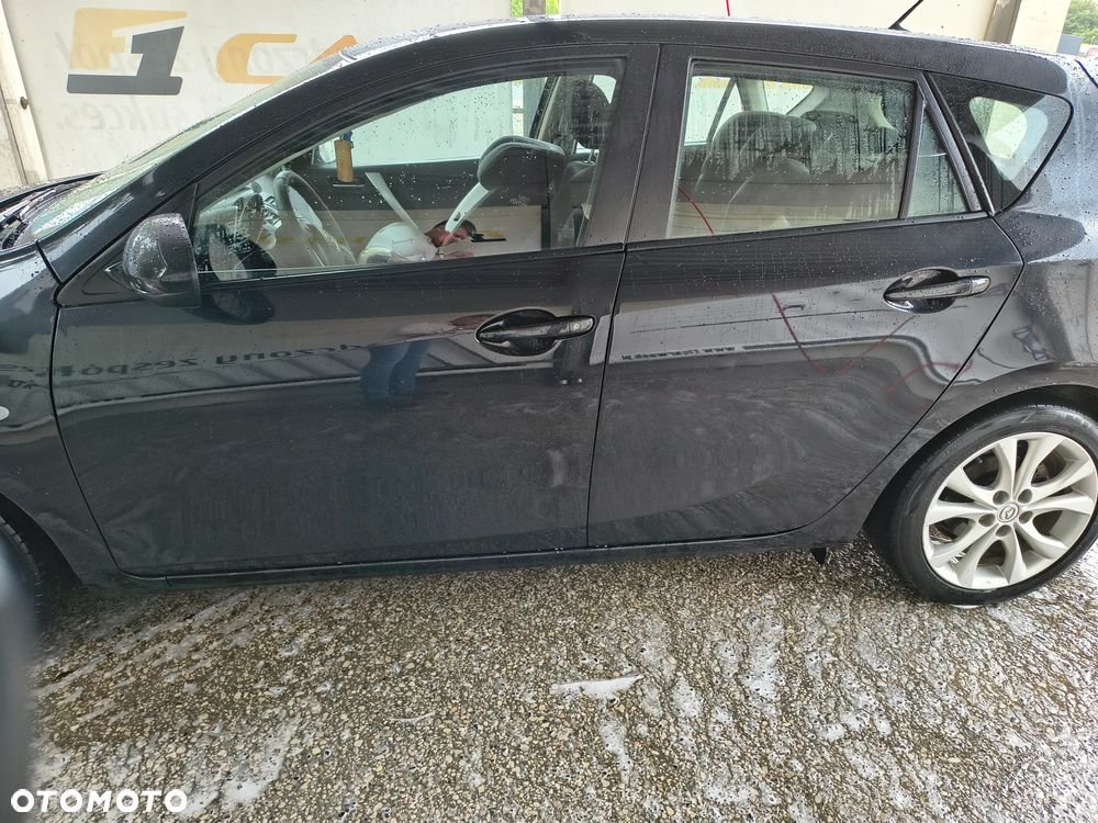 Mazda 3 1.6 Exclusive + - 4