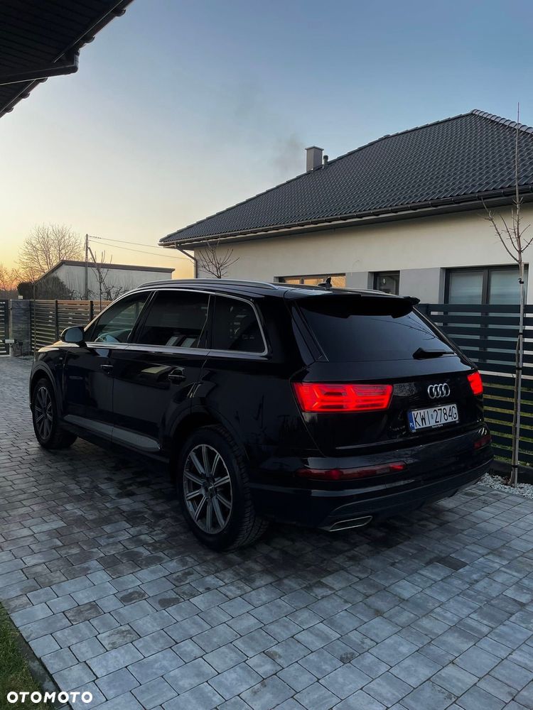 Audi Q7 - 1