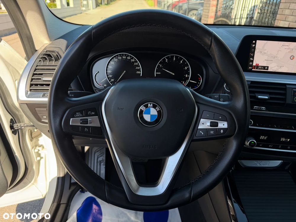 BMW X3 xDrive20i GPF Advantage - 24