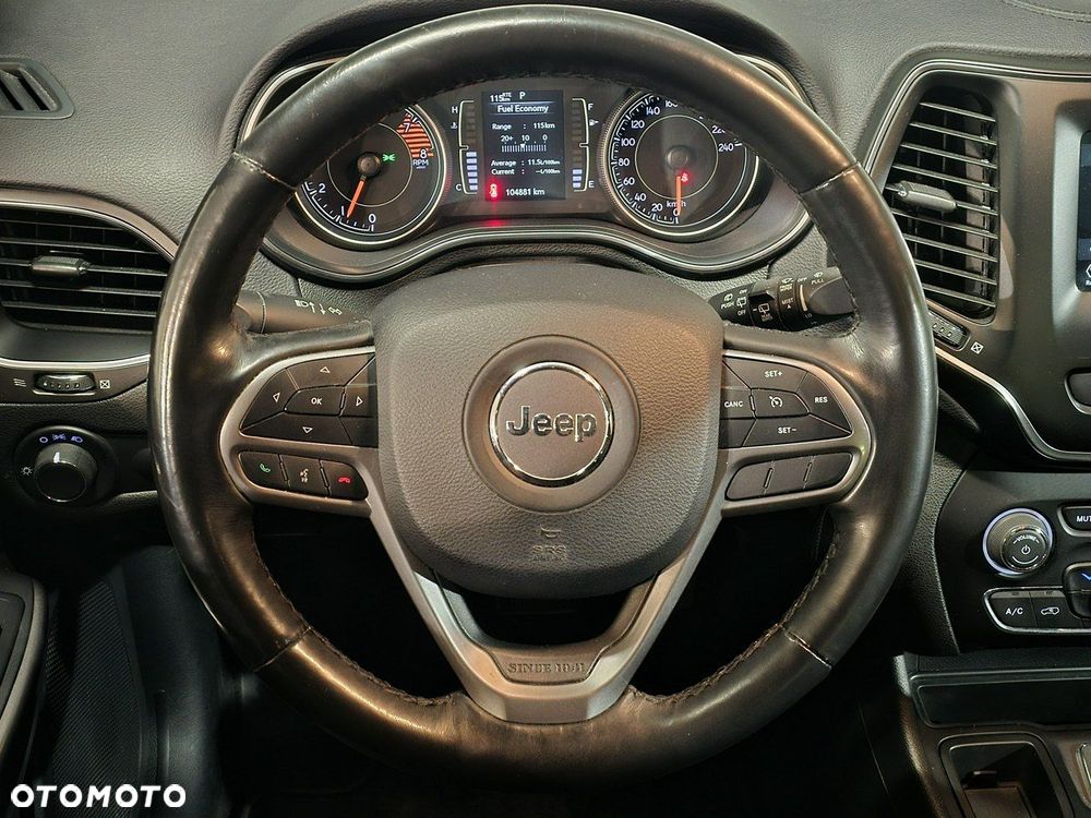 Jeep Cherokee - 22