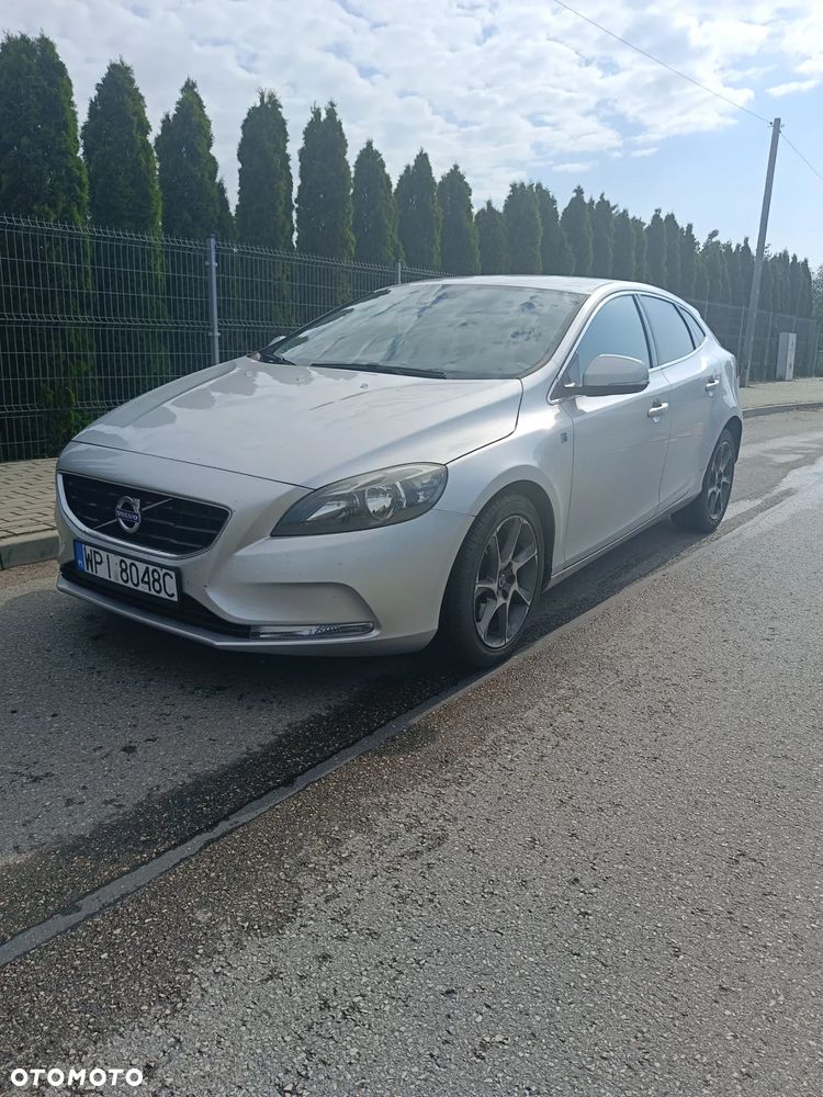Volvo V40
