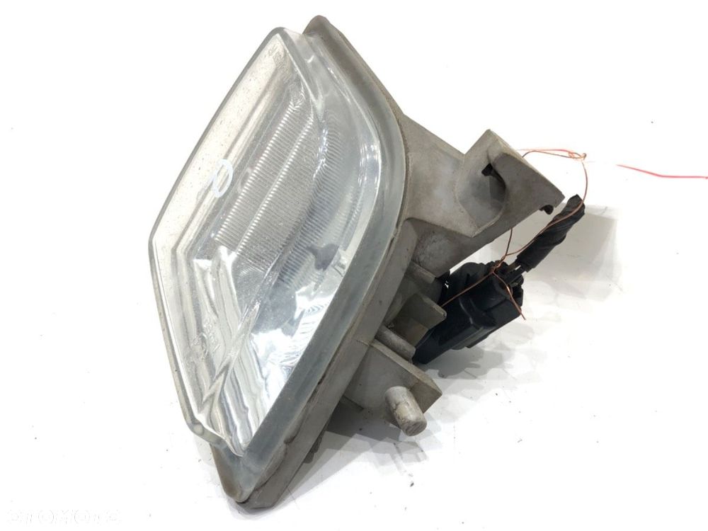 HALOGEN PRAWY PRZÓD  MAZDA 6 Kombi (GH) 2007 - 2013 2.0 MZR-CD (GH14) 103 kW [140 KM] olej - 2