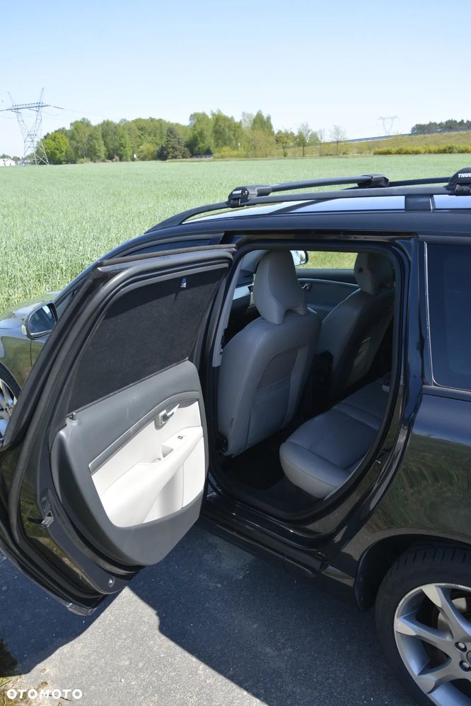 Volvo V70 2.4D Momentum - 12