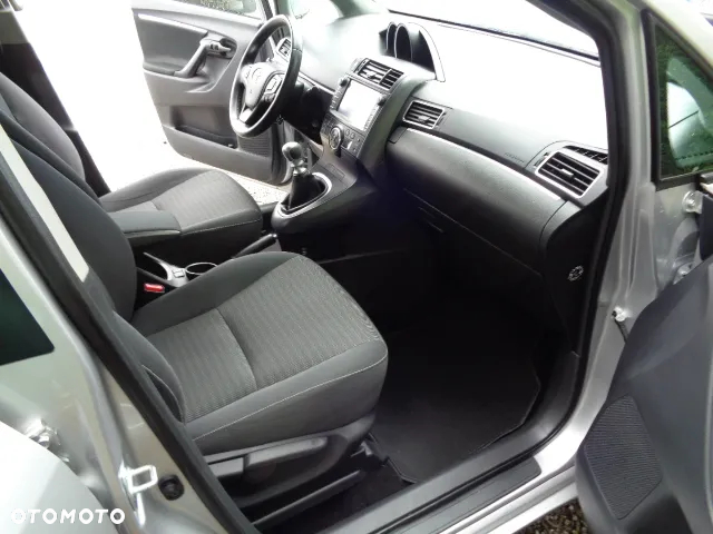 Toyota Verso 1.8 Prestige 7os EU6 - 13