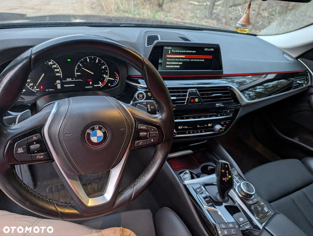 BMW Seria 5 518d Sport Line - 3