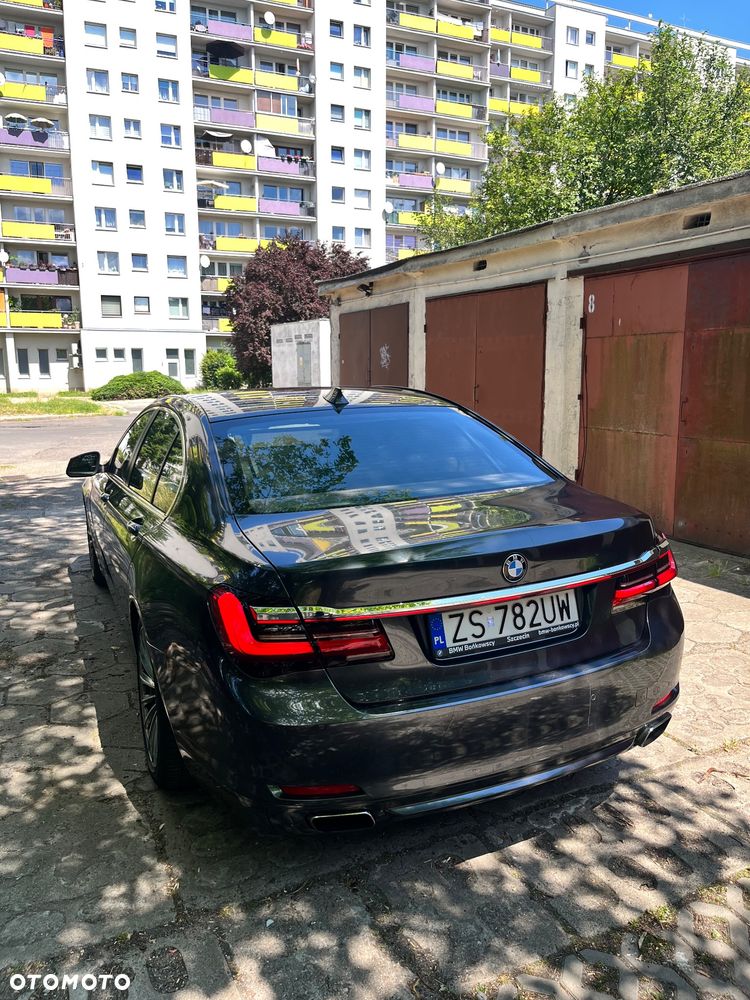 BMW Seria 7 750i - 13