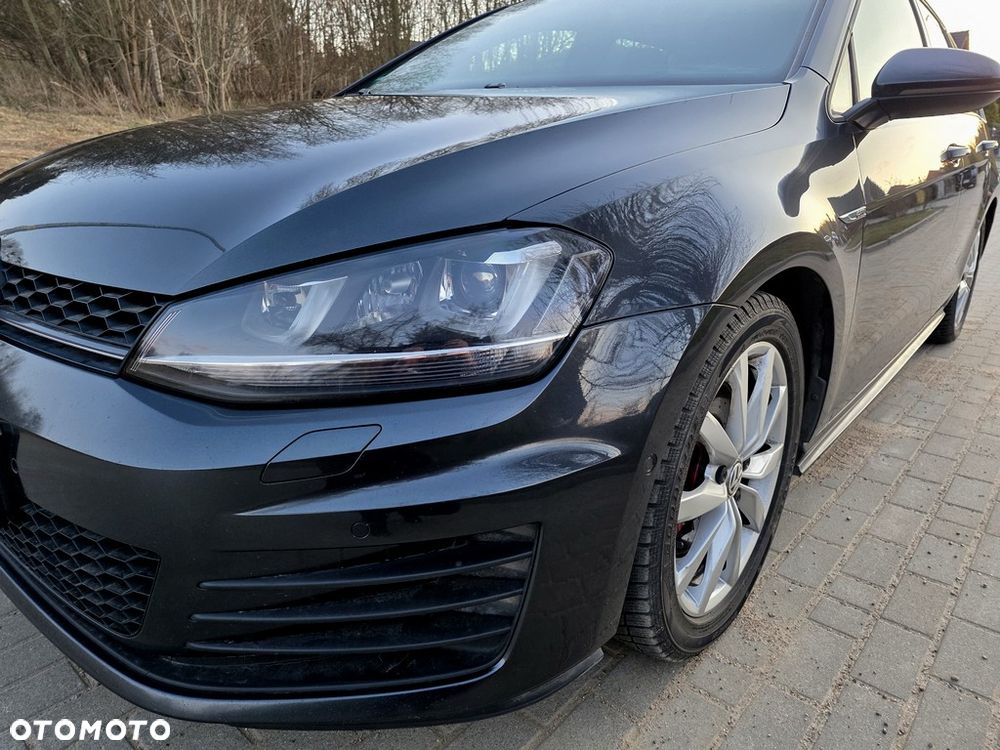 Volkswagen Golf - 30