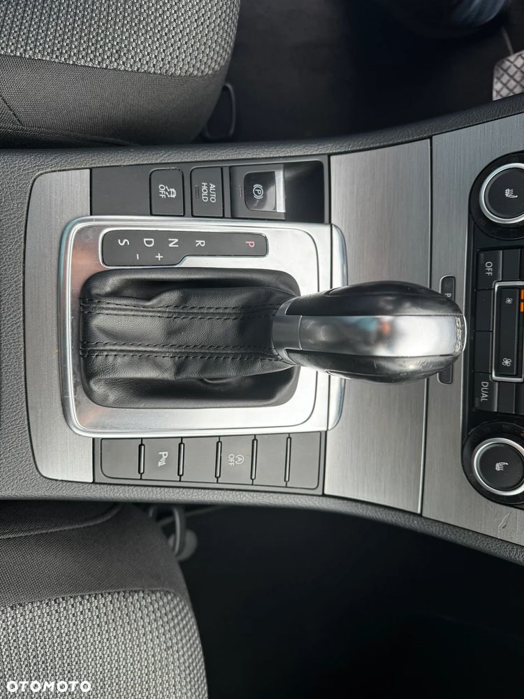 Volkswagen Passat 2.0 TDI DPF Comfortline DSG - 25